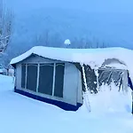 Valle De مكان تخييم *